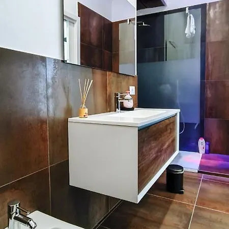 Casa Calu Castel Sant'elmo Bed & Breakfast 4*